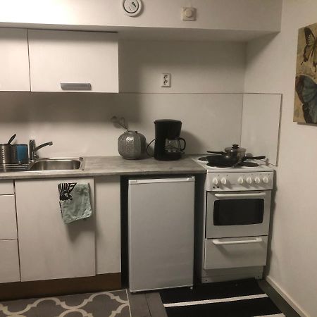 Puutaloyksioe 1 Km Turun Rautatieasemalta Apartment ตูร์กู ภายนอก รูปภาพ